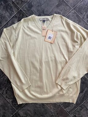 ⭐️NWT TOMMY BAHAMA Silk V-Neck Quiet Luxury Sweater in Light Flax Yellow